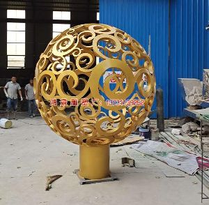 金色花边球雕塑，不锈钢镂空球运输安装